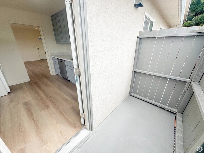 Foto del edificio - 4802 Daisy St