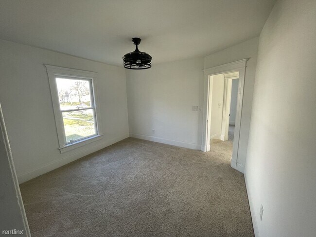Foto del edificio - 2 br, 1 bath Duplex - 1006 Chittock Ave Un...