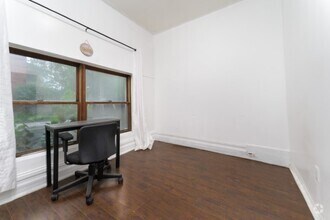 Building Photo - 430 Lyon St. N