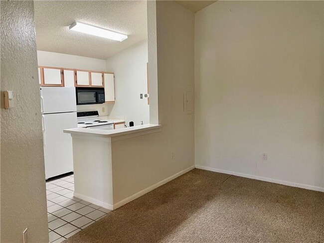 Foto del edificio - 2820 N Oakland Forest Dr