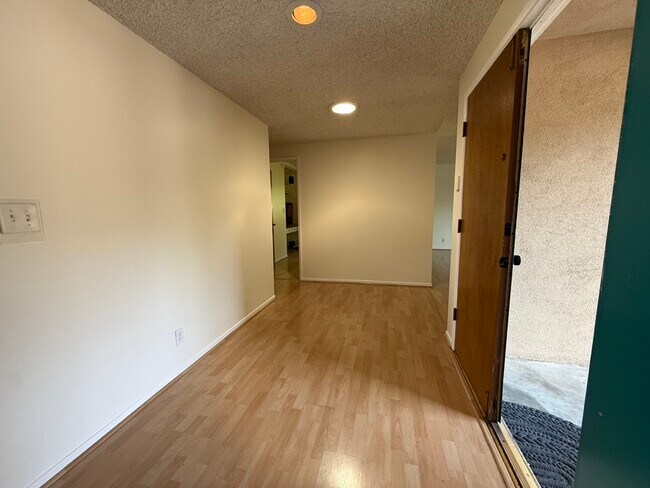 Foto del edificio - 9235 Creemore Dr