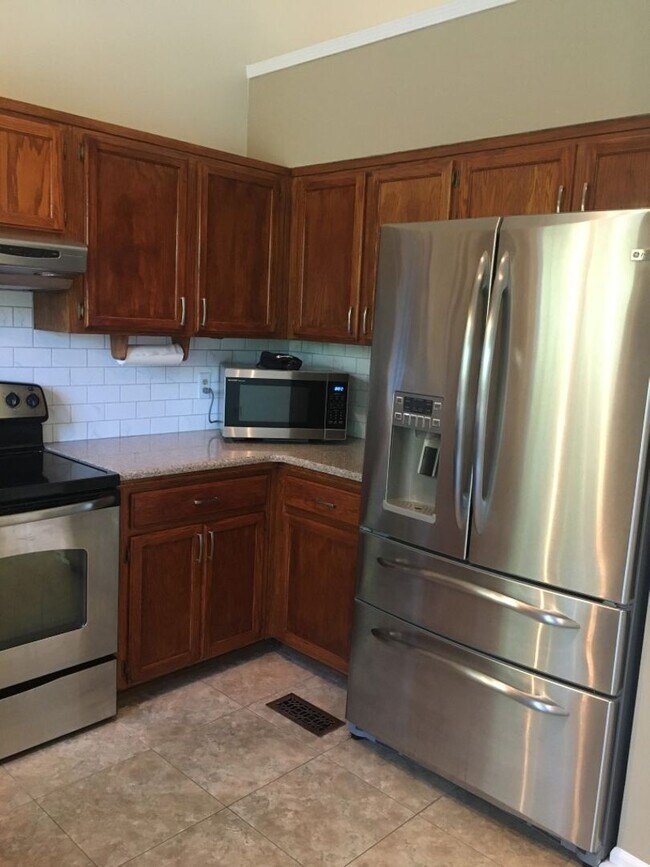 Building Photo - Prime location- Hermitage Home