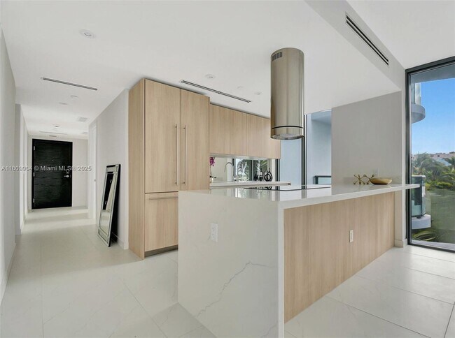 Foto del edificio - 9901 W Bay Harbor Dr