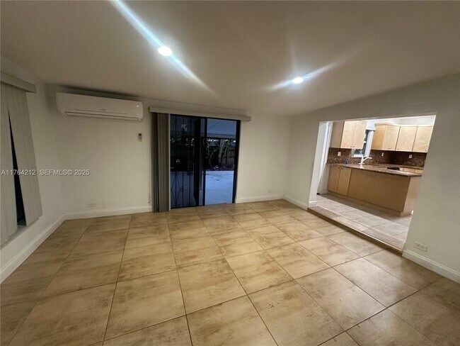 Foto del edificio - 8250 SW 25th St