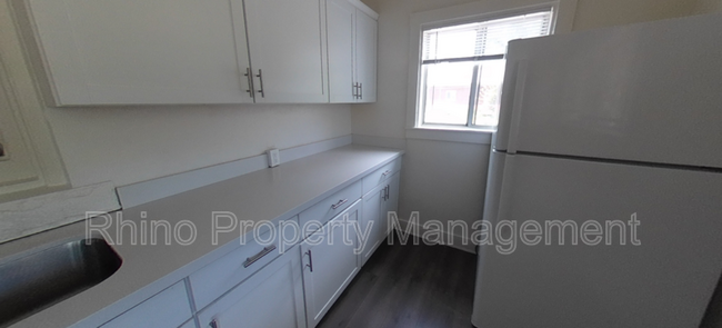 Building Photo - 3034 Porter Ave