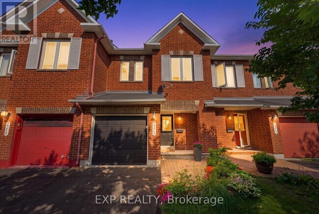 Photo du bâtiment - 2215 Silverado Crescent