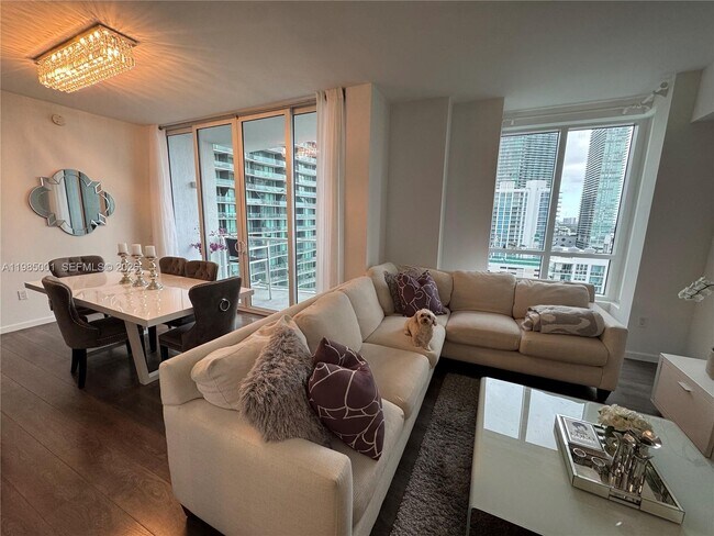 Foto del edificio - 601 NE 27th St
