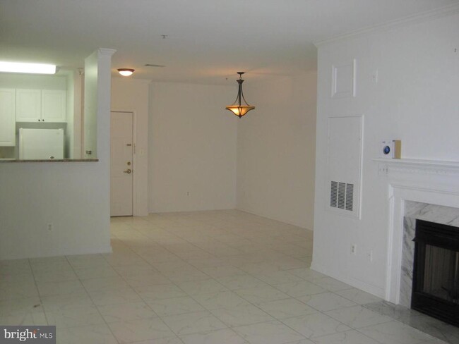 Building Photo - 8183 Carnegie Hall Ct
