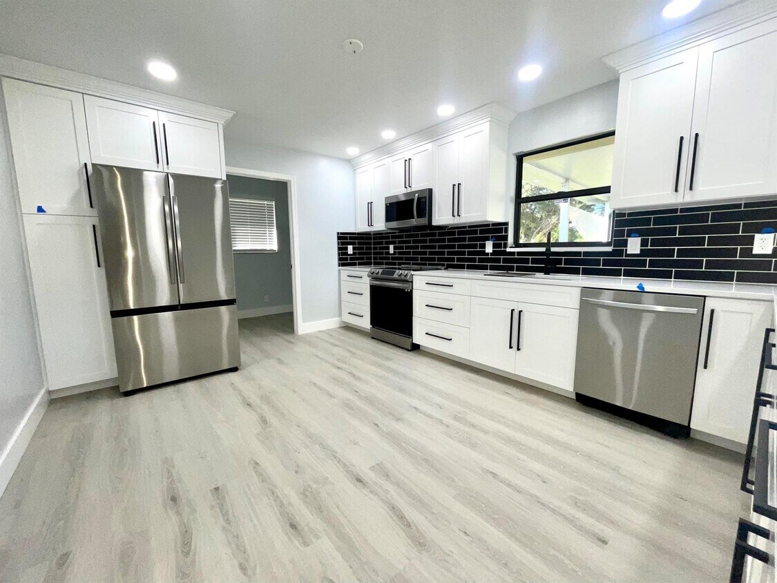 142 La Mancha Ave, Royal Palm Beach, FL 33411 House Rental in Royal