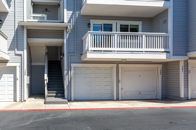 Building Photo - 2 Bed, 2 Bath Condo in Encinitas