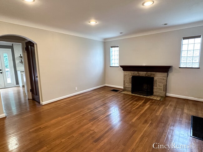 Building Photo - 4117 Paxton Ave