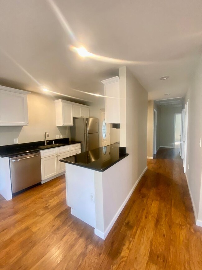 Building Photo - Cute and Cozy Updated 3 bedroom Home