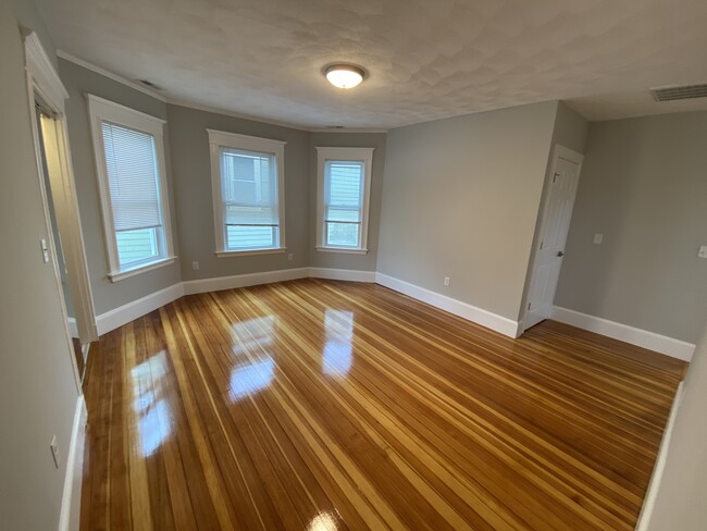 Building Photo - 307 Highland Ave