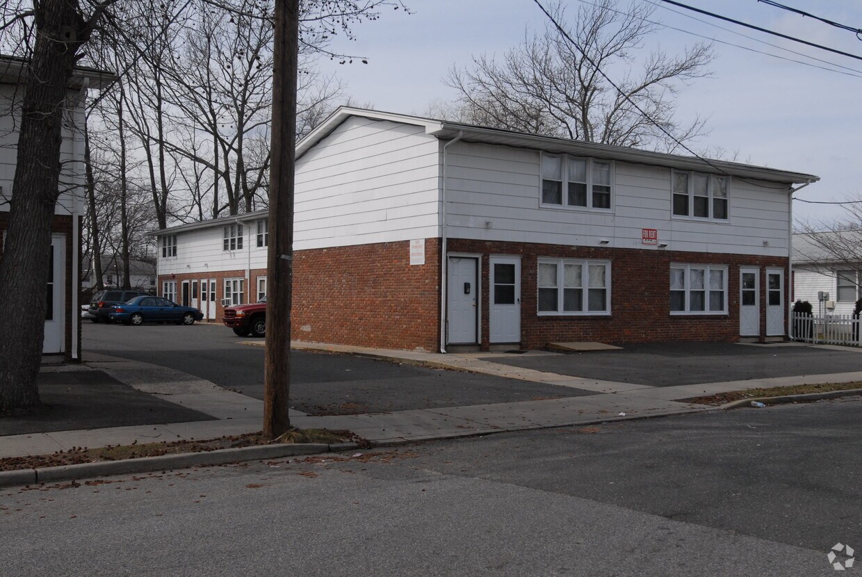 Building Photo - 257 Fisher Ave