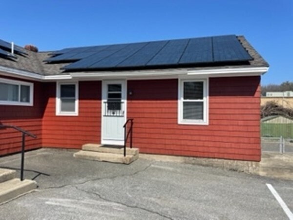 Primary Photo - 1039 Broadway Rd