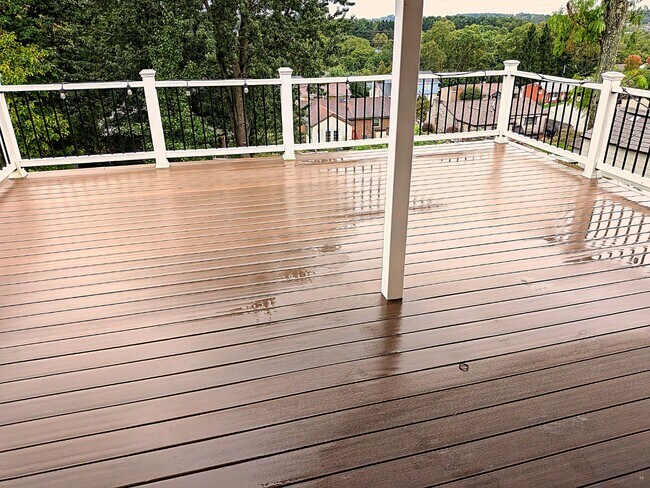 Foto del edificio - Luxury 3 Bedroom Split Level In Kennedy Township (Montour Schools)