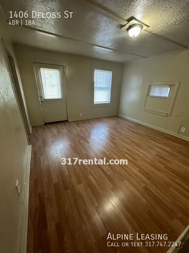 Building Photo - Near Fountain Square House 4 BEDROOMS, 1 BATH