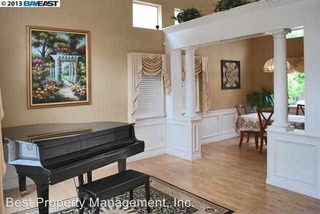 Building Photo - 8080 Canyon Creek Cir
