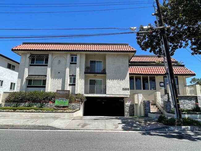 Foto del edificio - 15006 Inglewood Ave
