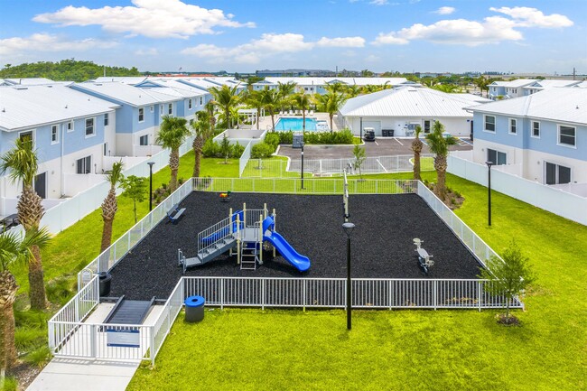 Building Photo - The Mallory Townhomes