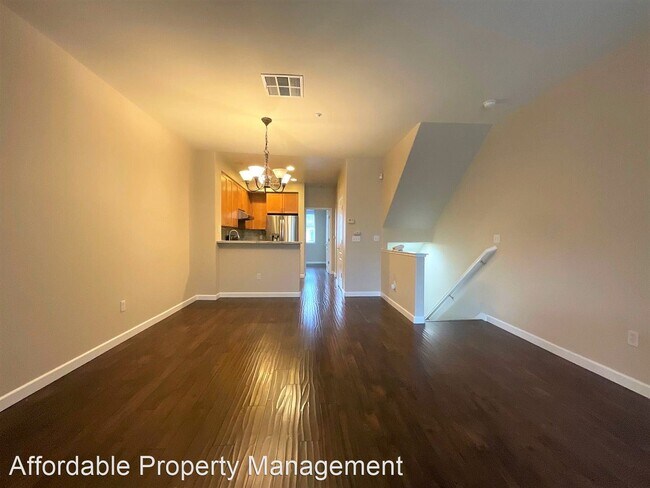 Foto del edificio - 3 br, 3 bath House - 674 Kingsford Way