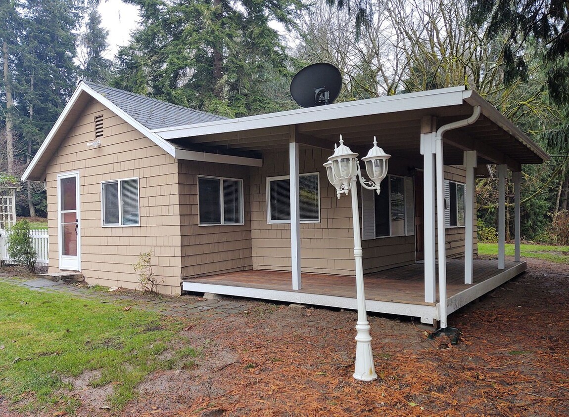 Primary Photo - Cottage style home in Poulsbo on HWY 3