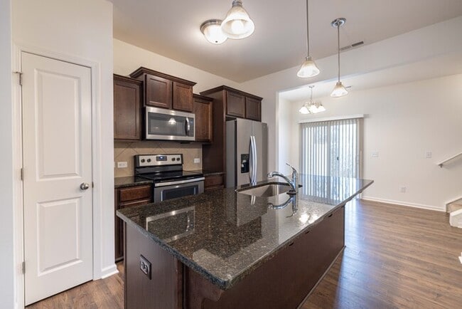 Building Photo - GREAT 2 Bedroom Townhome Regent Park - AVAILABLE MAY 2026