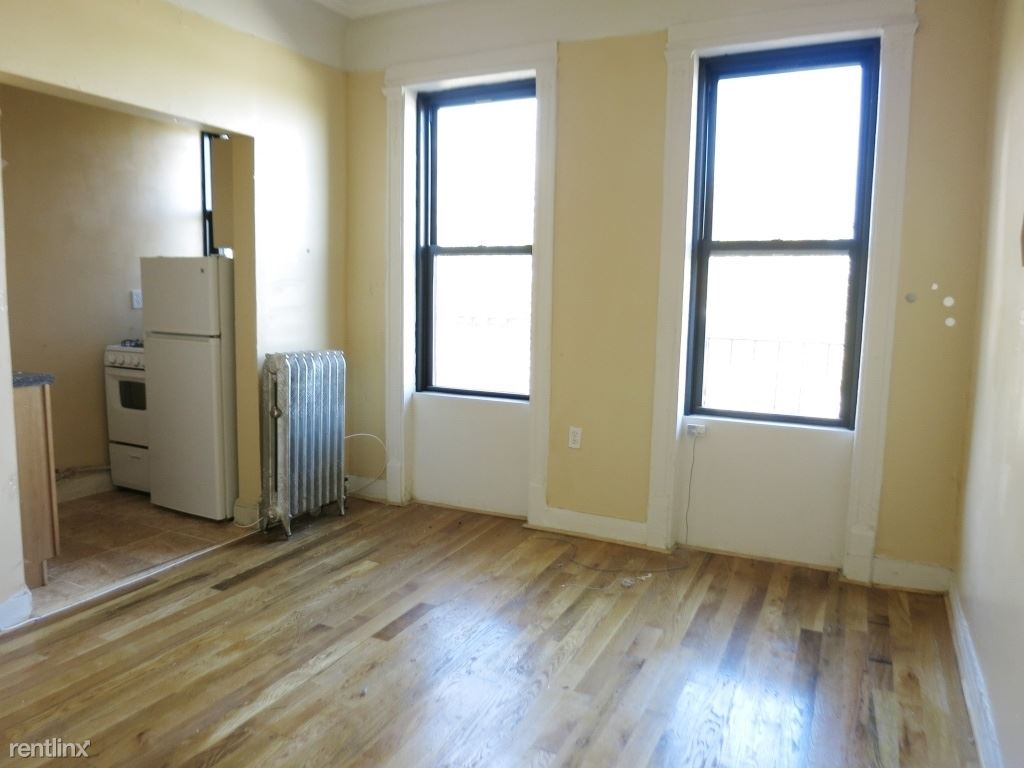 Primary Photo - 876 Lincoln Pl