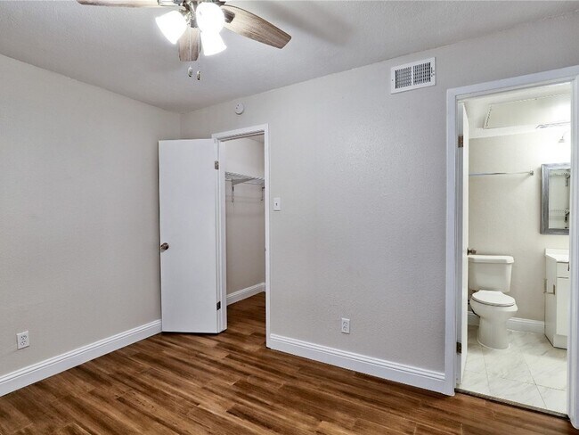 Foto del edificio - Studio Townhome in Austin