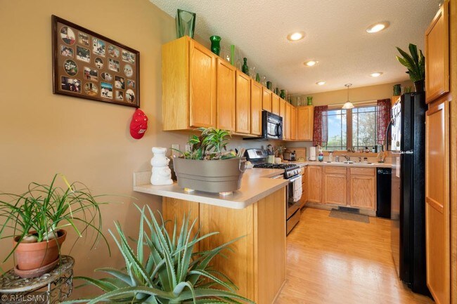 Building Photo - 522 Aspen Ave