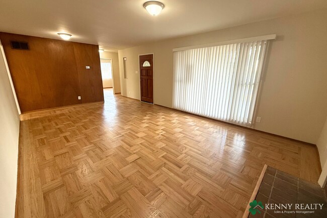 Building Photo - Beautifully Remodeled 3 Bedroom, 2 Bathroo...