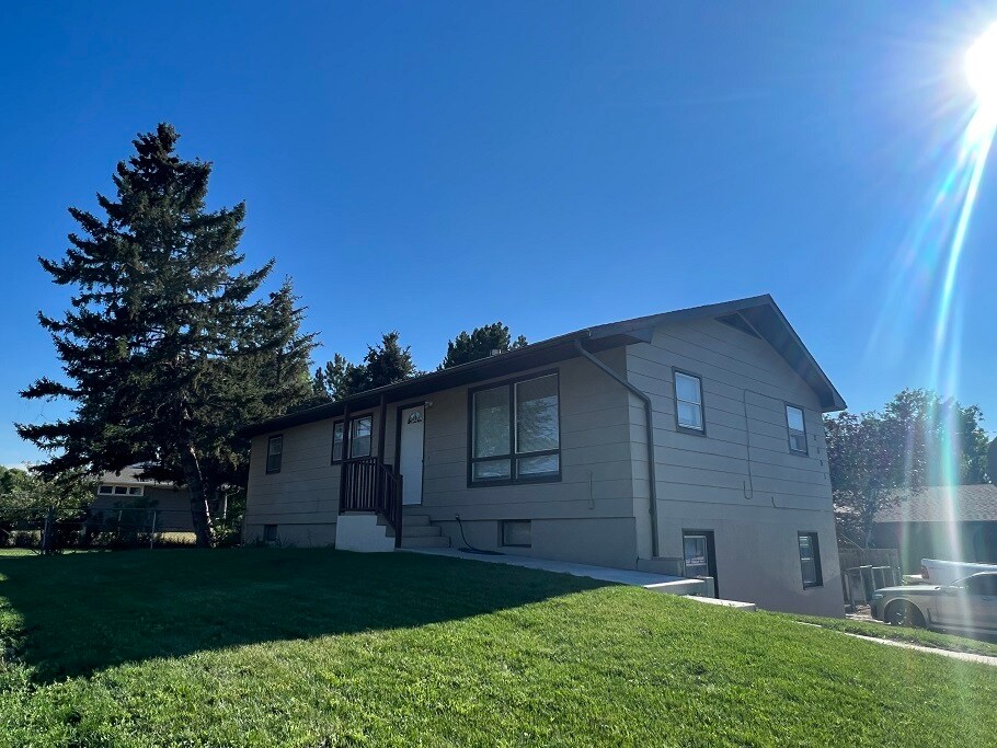 Foto principal - 2601 Cameron Dr