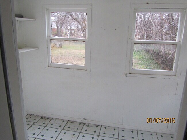 Building Photo - Gorgeous 3-bed 2-bath home close to OCU an...