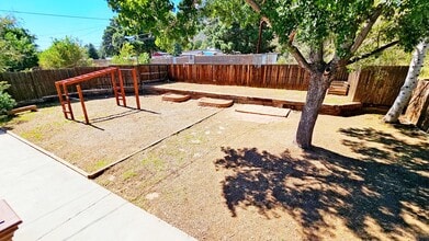Building Photo - 5825 N Smokerise Dr