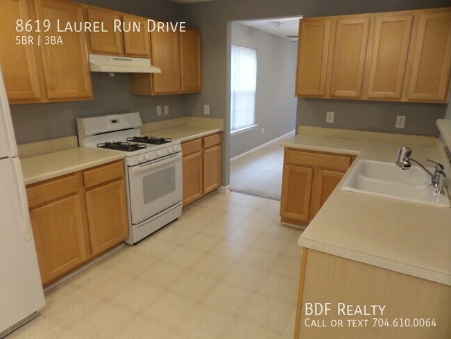 Building Photo - Highland Creek 2 Story Home - $2,350/month...