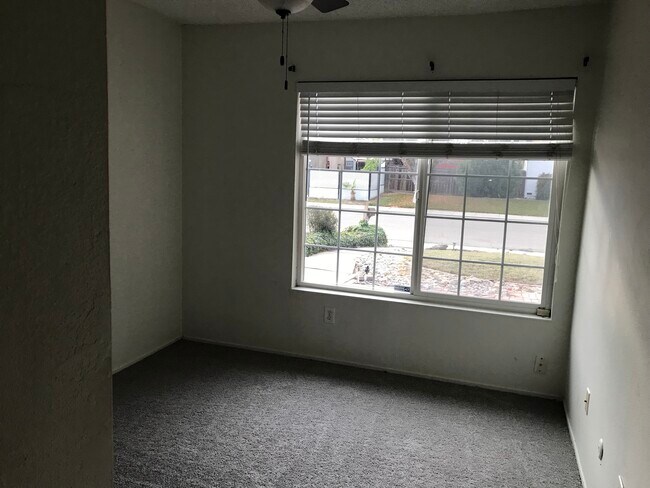 Dormitorio 1 - 1560 McDermott Dr