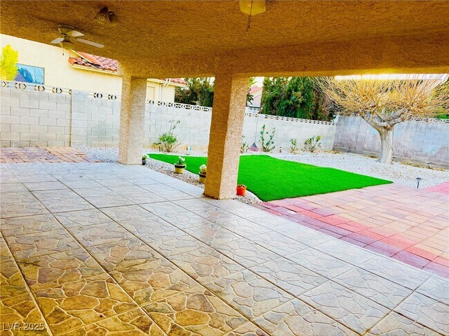Building Photo - 3821 Longs Peak Ct