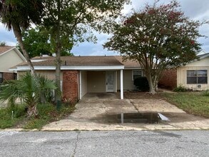 Building Photo - 223 Indian Oaks Dr