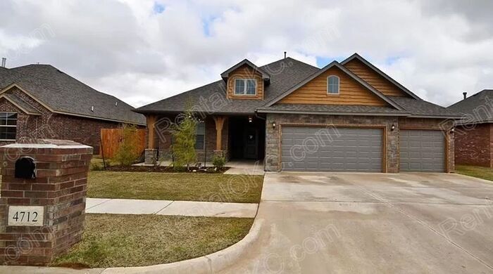 Primary Photo - Super 4 bed 2 bath on the Southwest side.