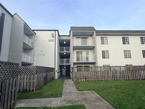 Building Photo - 5221 Geneva Ct