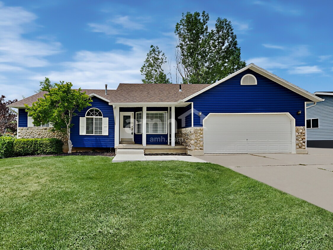 Foto principal - 965 N Grove Drive