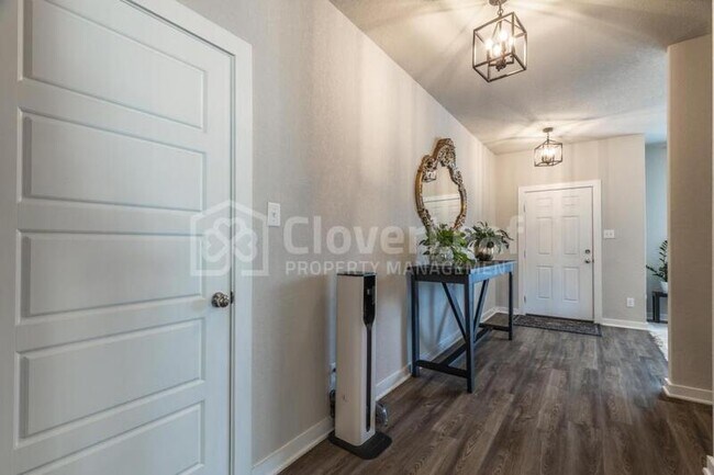 Building Photo - 709 Stonemanor Bay