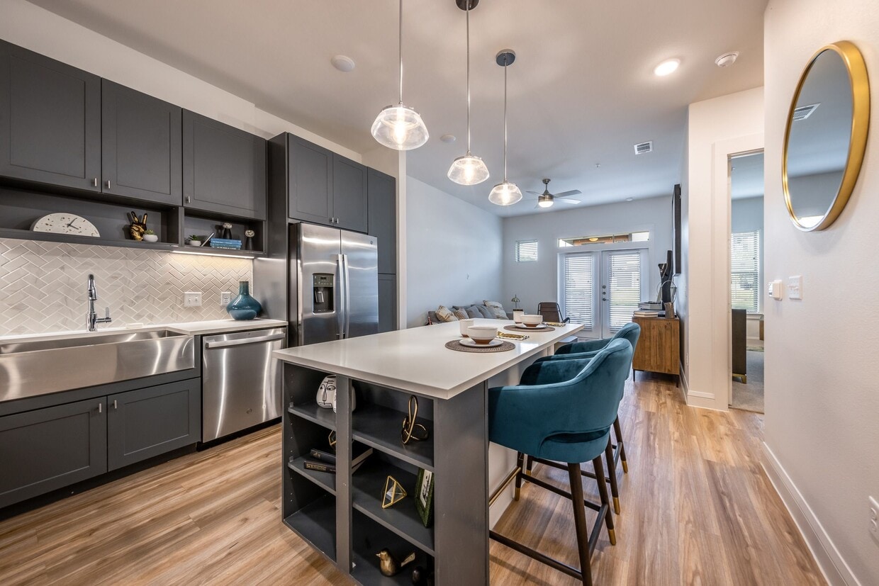 The Shiloh 6811 Old Bee Caves Rd Austin, TX Apartments for Rent in