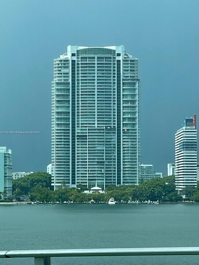 Building Photo - 1643 Brickell Ave