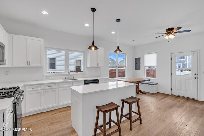 Foto del edificio - 1514 Heck Ave