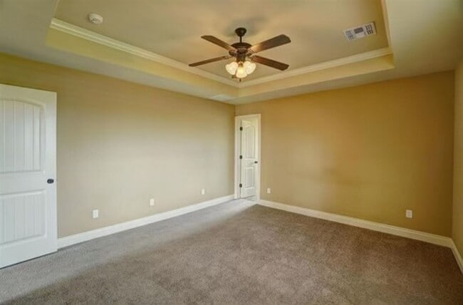 Building Photo - 7904 SW Powell Ct