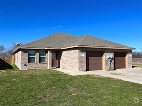 Building Photo - 941 Robineta Ln
