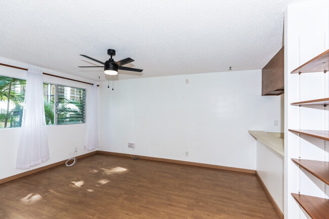 Building Photo - 350 Aoloa St