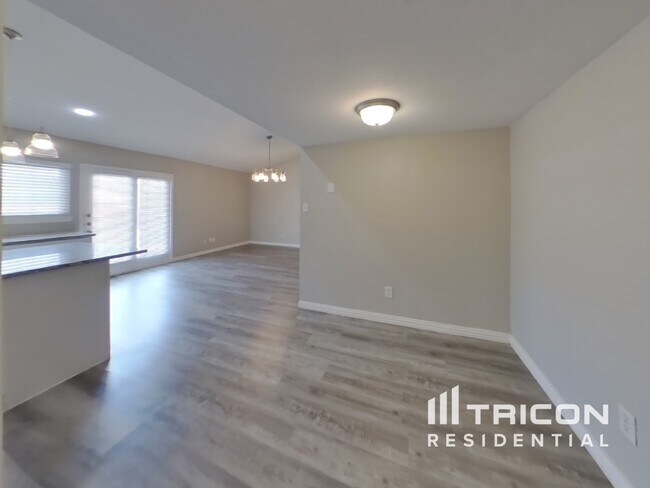 Building Photo - 496 Justice Dr