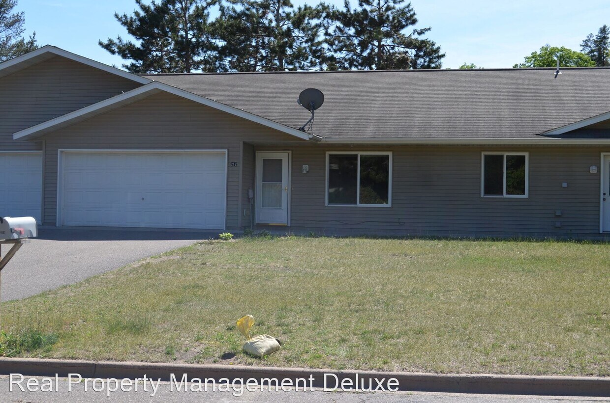 3 br, 1 bath House 212 Hawkins Dr House Rental in Brainerd, MN